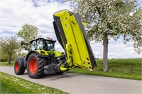 Un transport sur route s&eacute;curis&eacute; dans le respect du Code de la route malgr&eacute; une gigantesque largeur de travail de 7 m : la DISCO 4400 CONTOUR &agrave; syst&egrave;me de repliage sur trois axes.