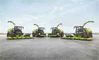Mit vier neuen Modellen der Baureihe JAGUAR 1000, neuer PICK UP Generation und den neuen ORBIS 9000 und 10500 etabliert CLAAS eine neue Klasse im Bereich selbstfahrender Feldh&auml;cksler mit Durchsatzleistungen bis 500 t/h. &bdquo;Inspiriert von den Besten“ versteht sich als Synonym f&uuml;r Durchsatzleistung, H&auml;ckselqualit&auml;t, Komfort und Effizienz.